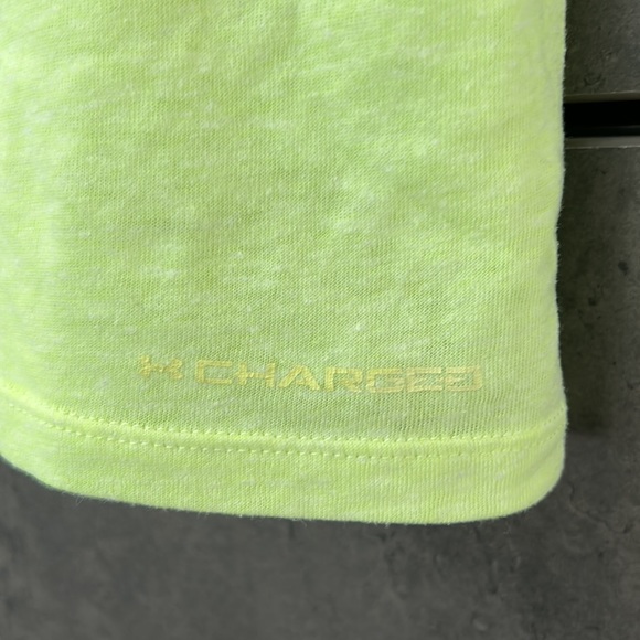 Under Amour Womens Neon Green Yellow Sleeveless Workout Top Size Small Raw Hem - Picture 6 of 14